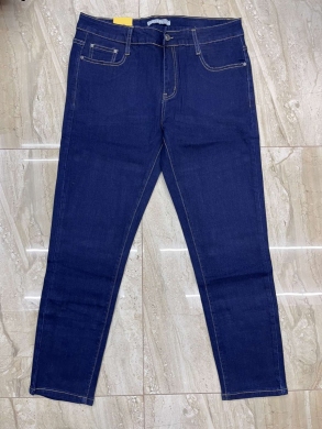 Spodnie jeansowe męskie (30-38) TP10449