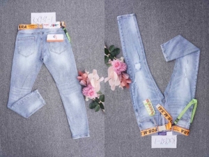 Spodnie jeansowe męskie (30-38) TP2046