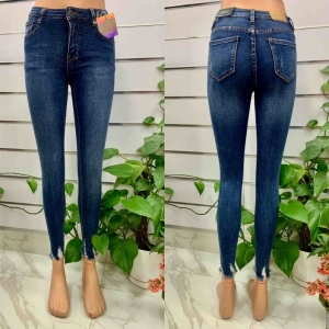 Spodnie jeansowe damskie (34-42) TP2571