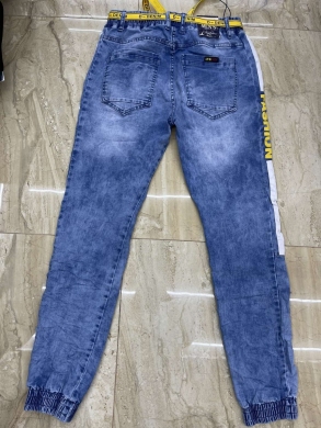 Spodnie jeansowe męskie (30-38) TP10445